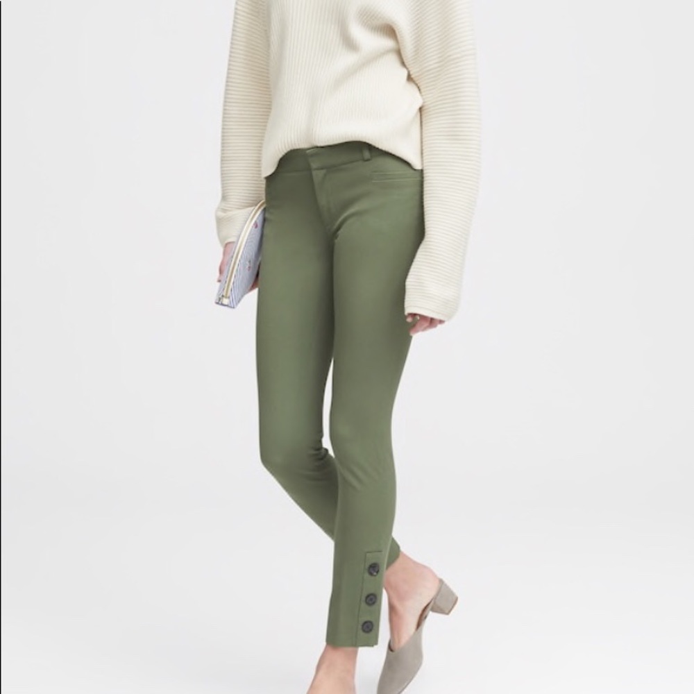 Sloan Ankle Pant with Button Hem
